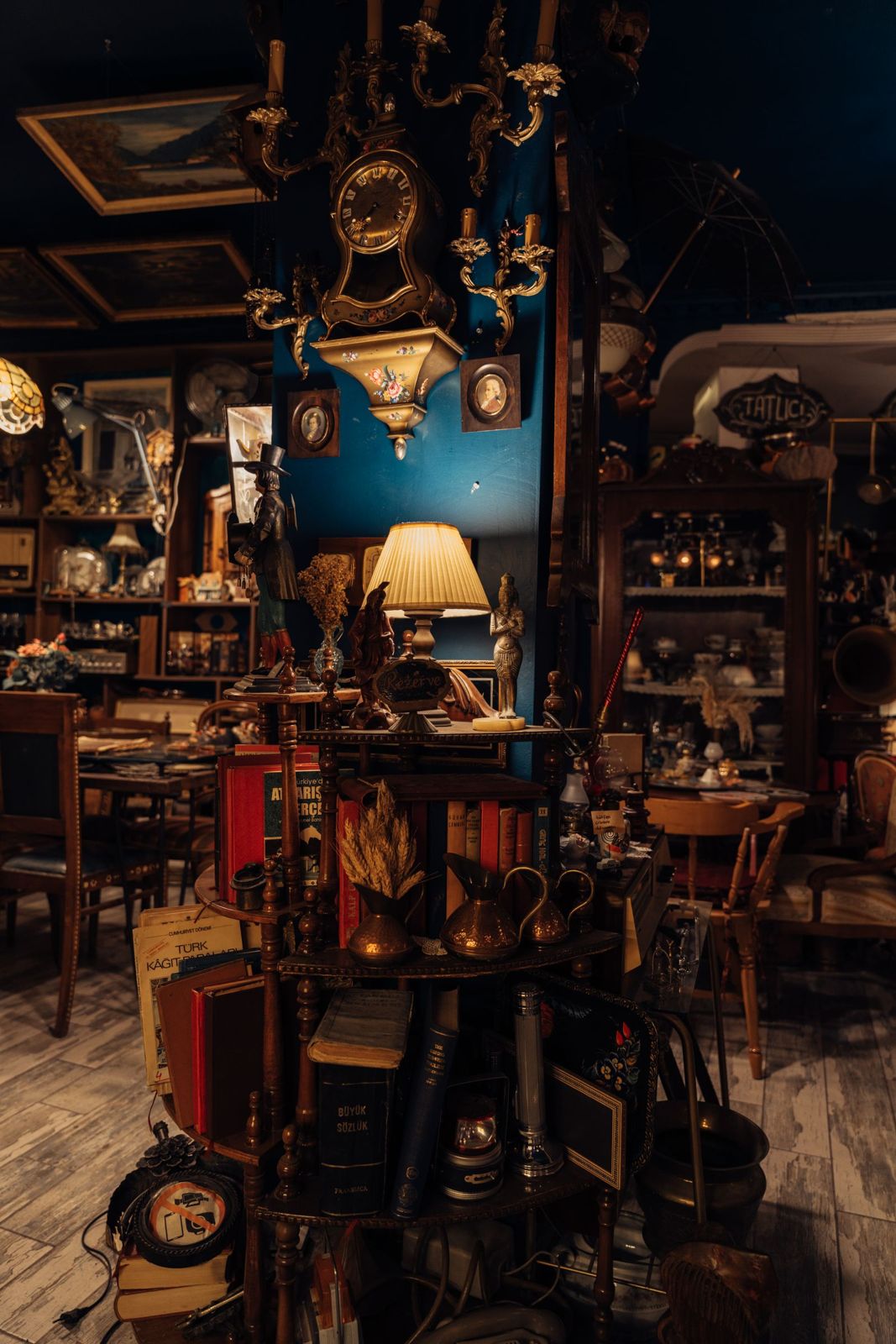 Antique furniture, lamps and collectibles